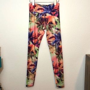 CLOSEOUT \Onzie\• Tropical Leggings
